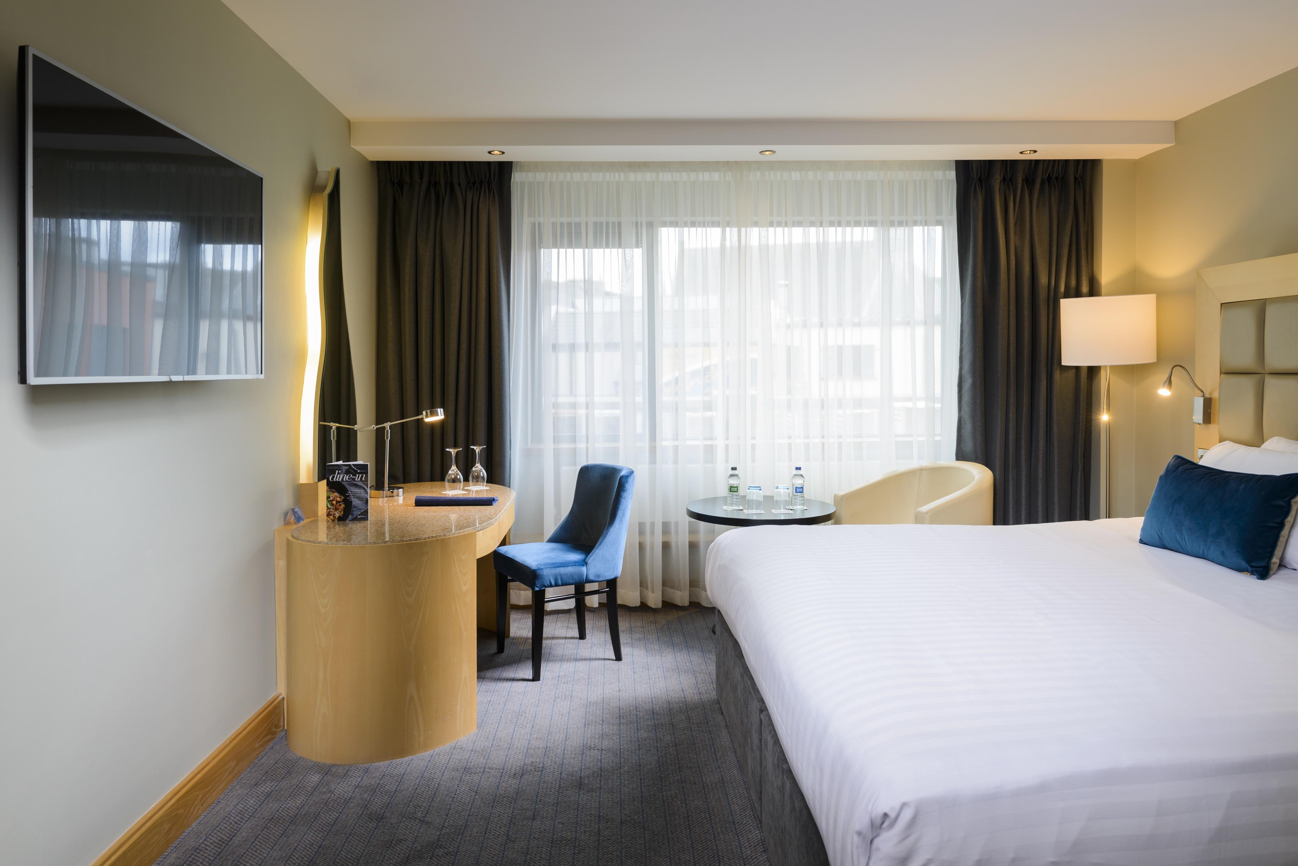 เรดิสัน บลู โฮเต็ล แอทโลน Hotel แอธลอน ภายนอก รูปภาพ