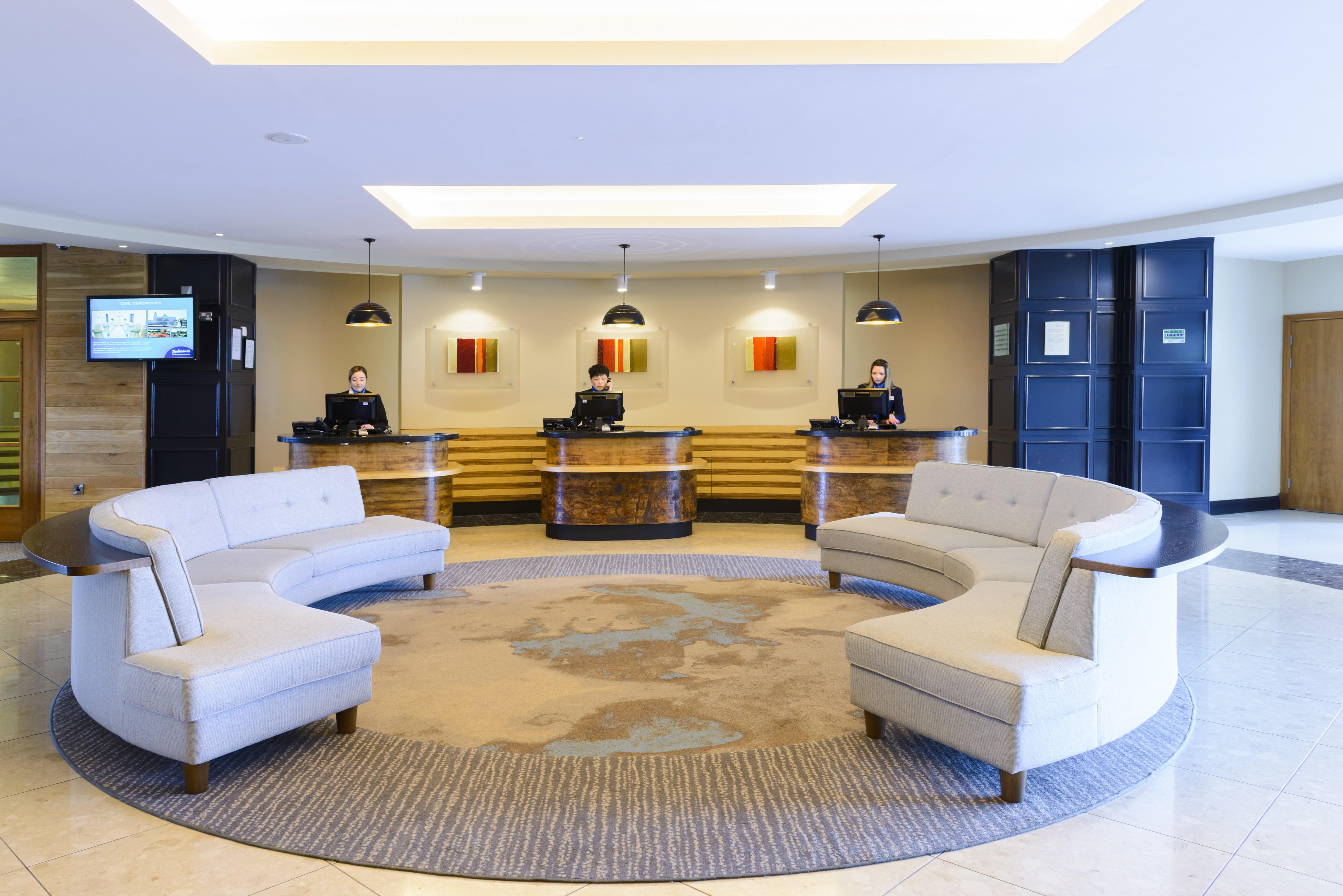 เรดิสัน บลู โฮเต็ล แอทโลน Hotel แอธลอน ภายนอก รูปภาพ