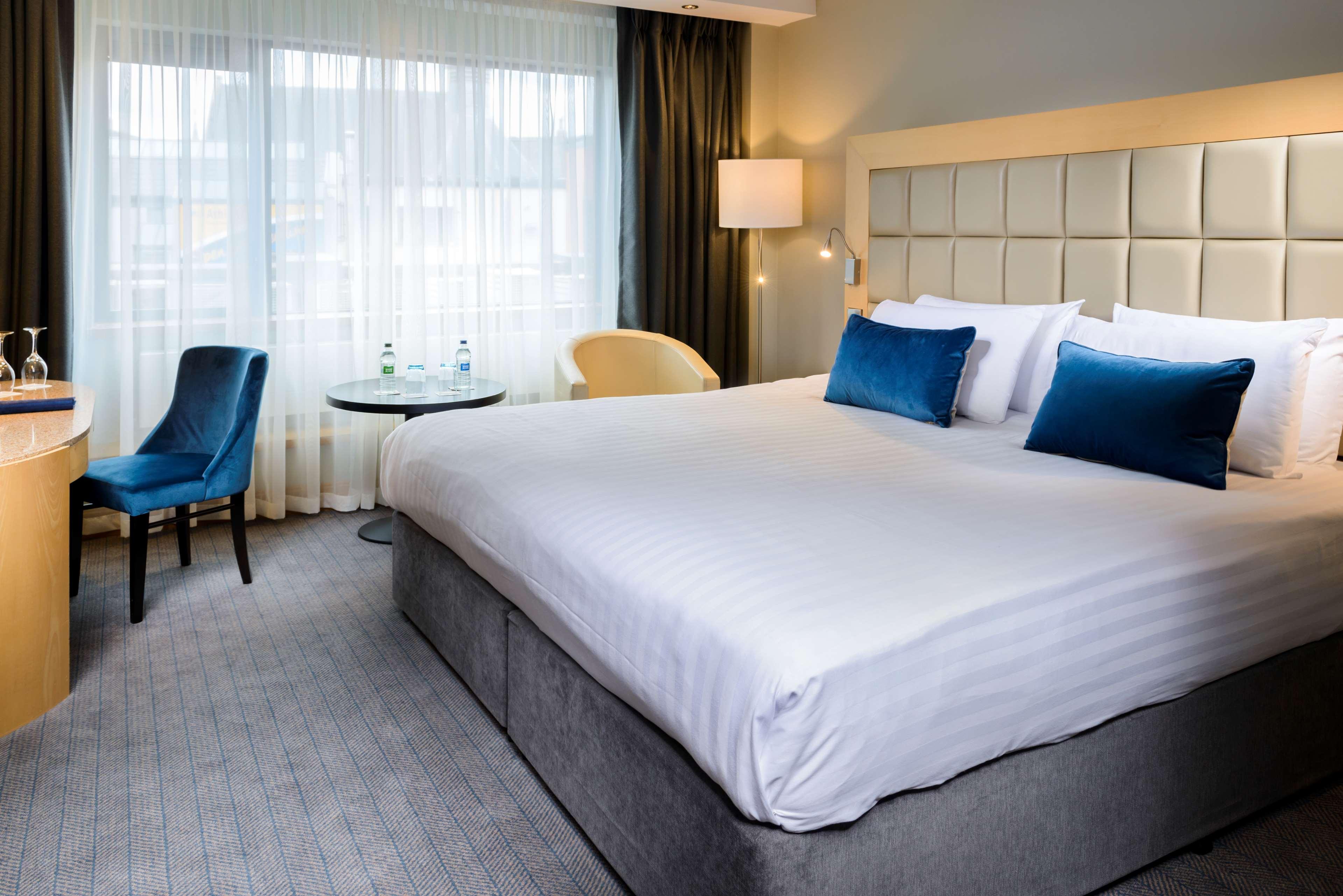เรดิสัน บลู โฮเต็ล แอทโลน Hotel แอธลอน ภายนอก รูปภาพ