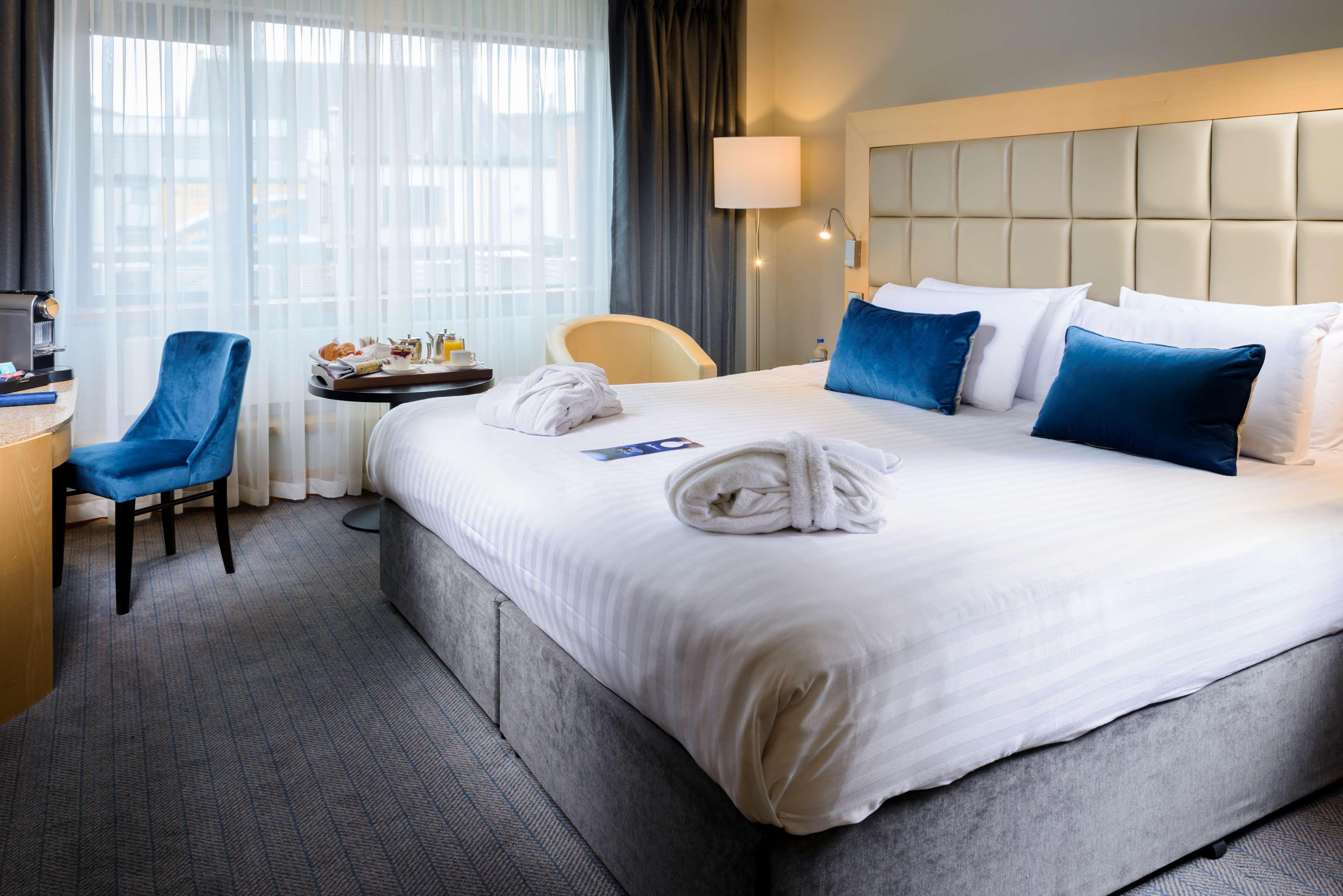 เรดิสัน บลู โฮเต็ล แอทโลน Hotel แอธลอน ภายนอก รูปภาพ